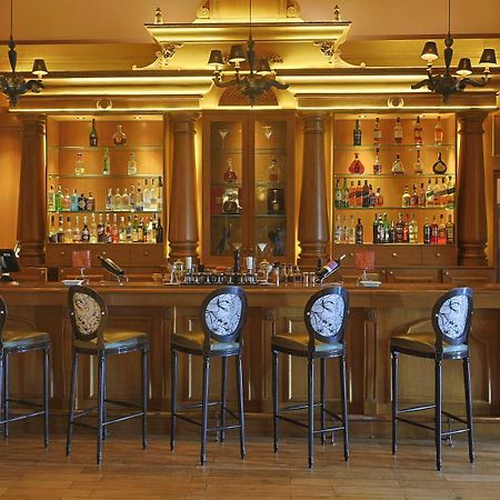 Michlifen Resort & Golf Ifrane  Esterno foto The bar at the hotel