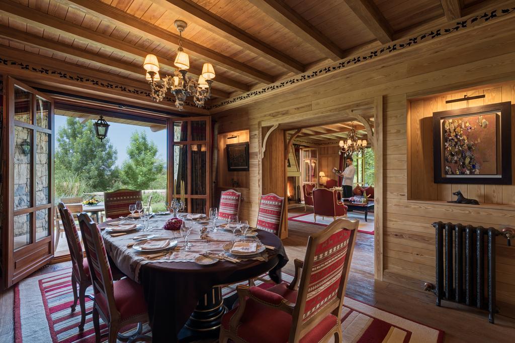 Michlifen Resort & Golf Ifrane  Esterno foto The dining room at the lodge